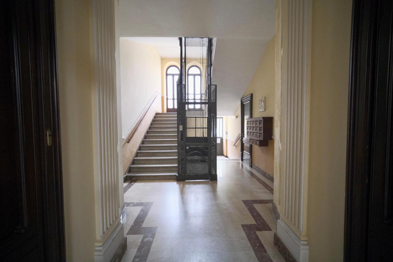 Appartamento Moderno ❴ 300 Mt. Da Porta Nuova ❵ Turin Extérieur photo
